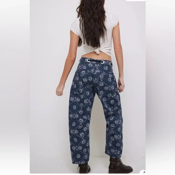 We The Free Moxie Printed Low Slung Barrel Jeans Wallpaper Geo Blue White - Picture 2 of 7